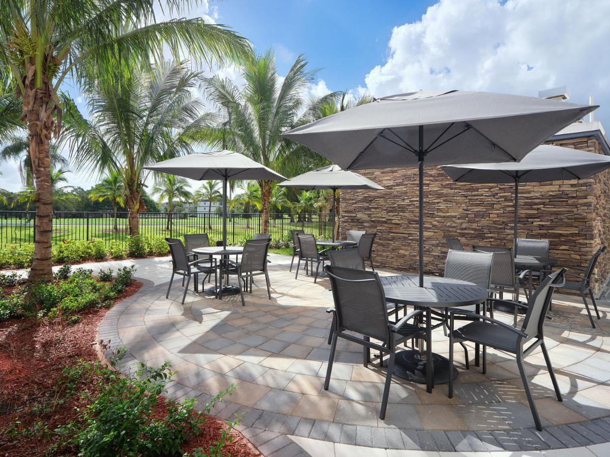 Fairfield Inn & Suites By Marriott Fort Lauderdale Northwest Tamarac Exterior photo